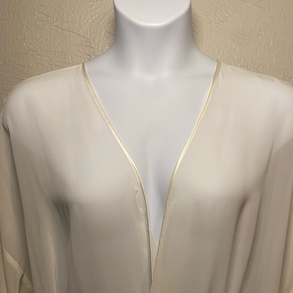 🤍Elegant Ivory Satin Peignoir Set - Robe and Gown - Picture 6 of 11